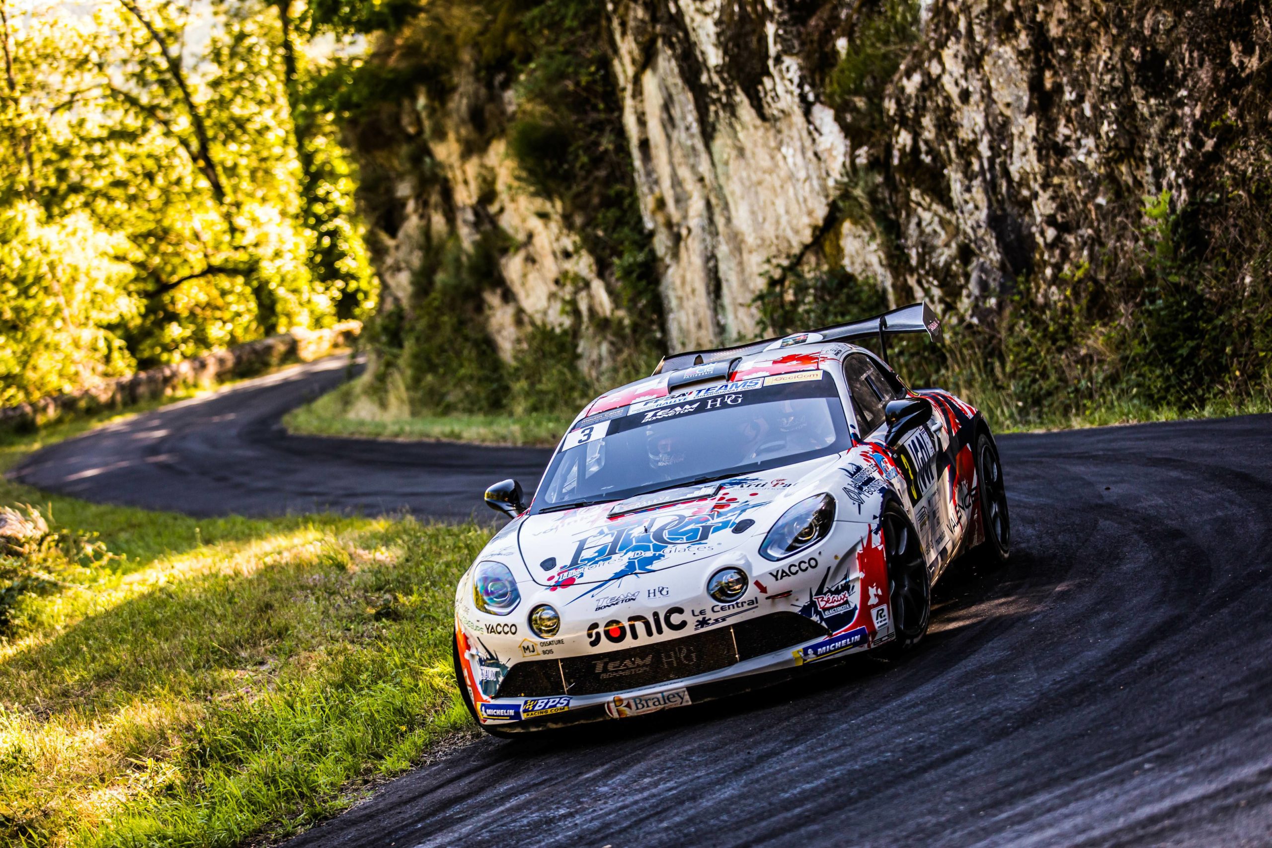 Alpine4 LE RALLYE EN HERITAGE : 2022, UNE ANNEE DE SUCCES POUR ALPINE | Le Hub Auto