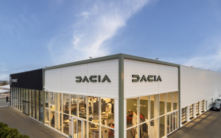 Plus de 1 000 sites Dacia a la nouvelle image de marque (3)